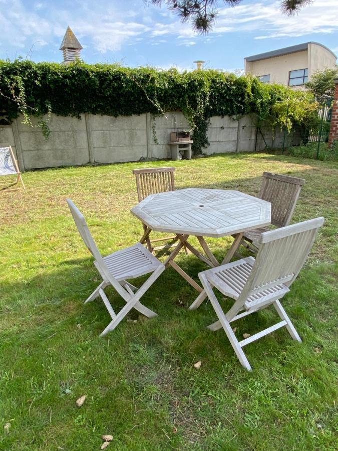 Le Presbytere Des Baraques A Bleriot-Plage - Apt 3 Sangatte Kültér fotó